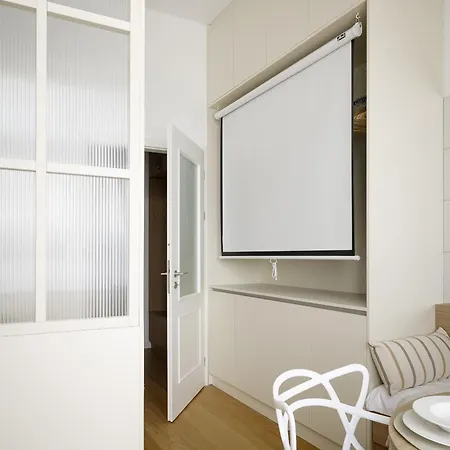 Korunni Modern In A Beautiful Historic Building 公寓