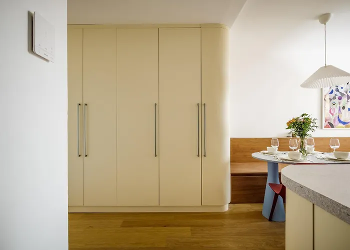 Modern Design With Fast Wi-fi Lägenhet