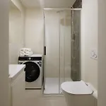 Modern Design With Fast Wi-fi شقة