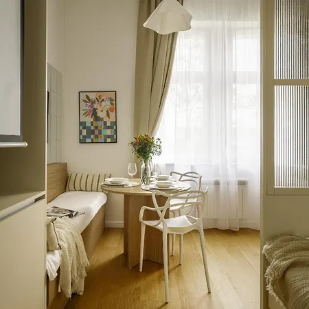 Korunni Modern In A Beautiful Historic Building شقة *