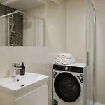 Modern Design With Fast Wi-fi * Praha