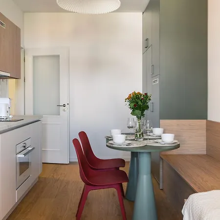 Korunni Modern In A Beautiful Historic Building פראג