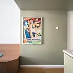 Modern Design With Fast Wi-fi Praag